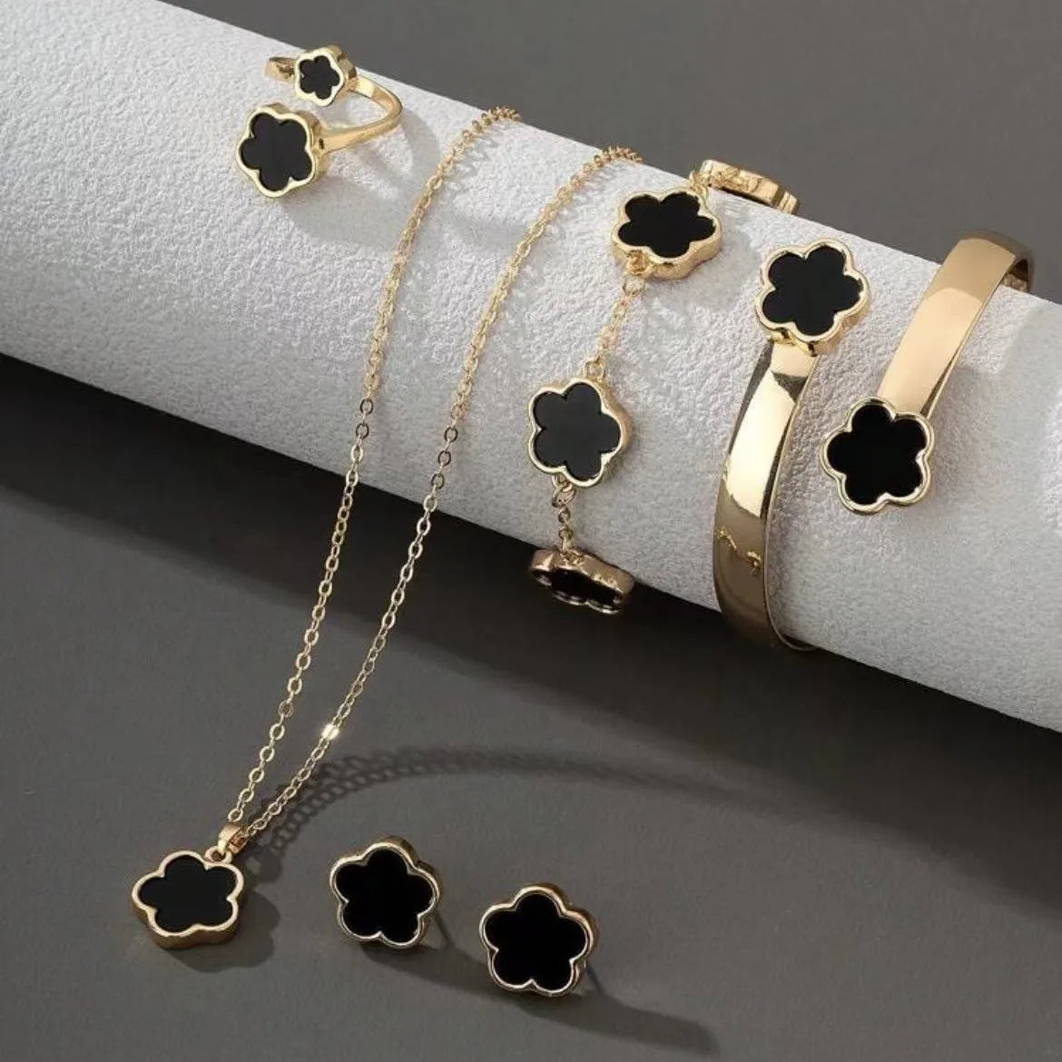 Five Clover Jewelry Set RTS