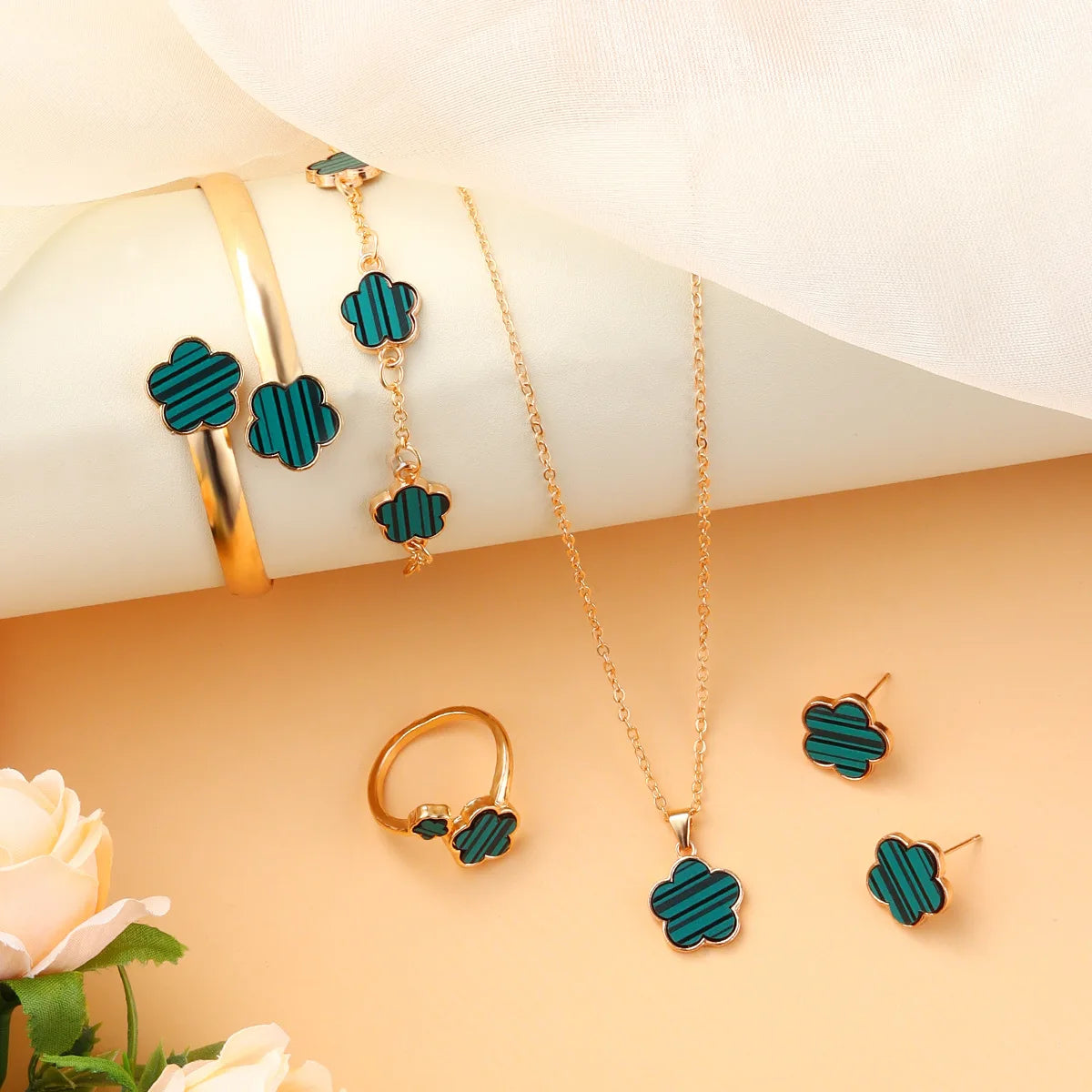 Five Clover Jewelry Set RTS